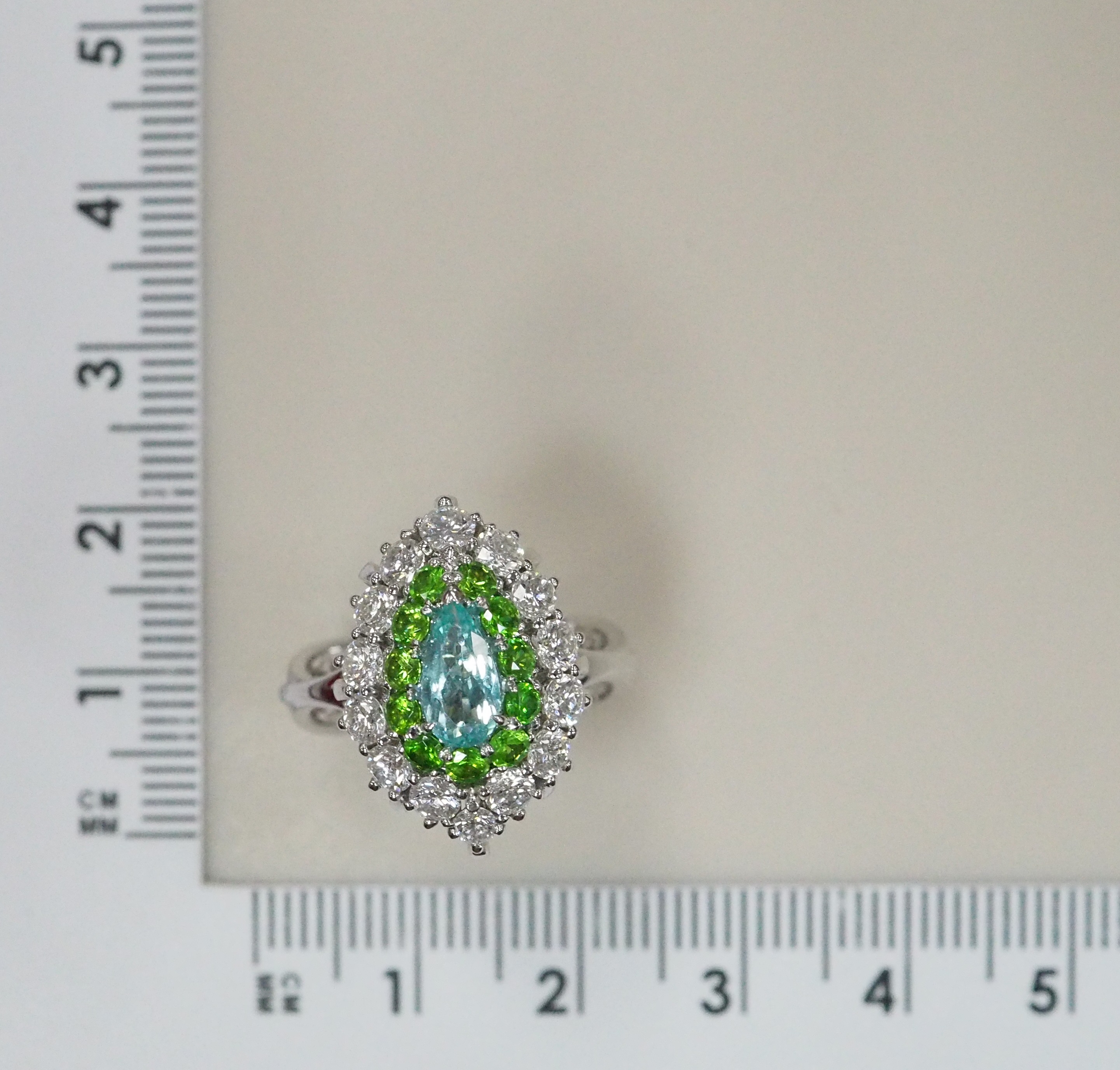 Кольцо из белого золота с турмалином Параиба